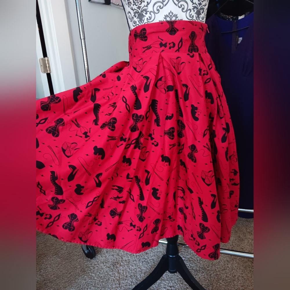 Deadly dames fetish skirt